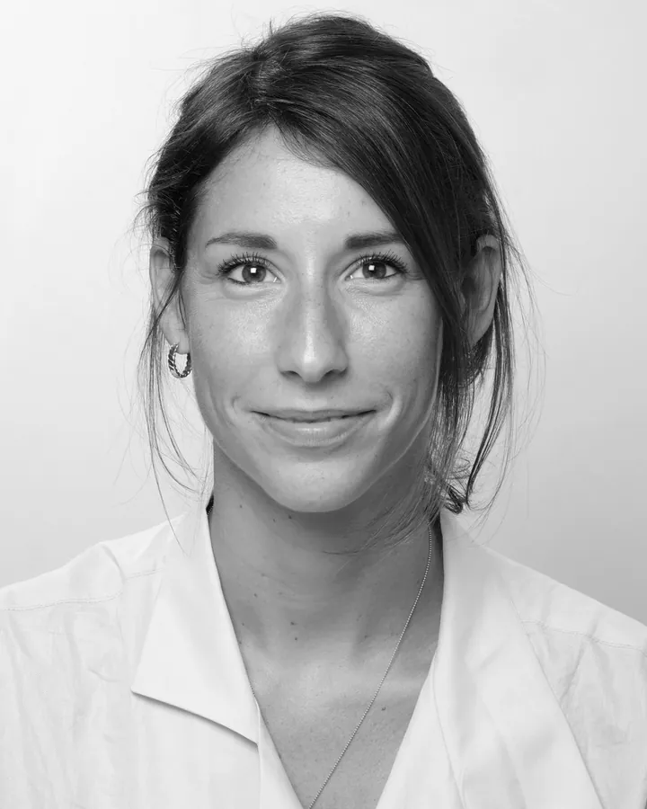 Le Dr Charlotte Waxweiler, chirurgienne de la main et chirurgienne plastique à Bruxelles